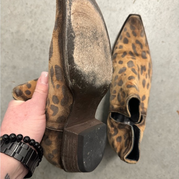 Snip Toe Leopard Print Booties - Picture 3 of 5
